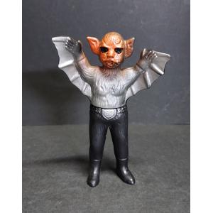 蝙蝠男 ソフビ バンダイ 旧バンダイ 仮面ライダー コウモリ男 ソフビ 当時物 - メルカリ