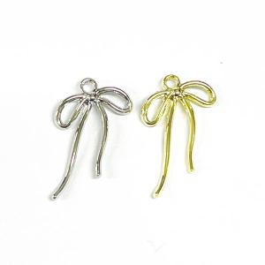 メタル リボンチャーム (約20×12mm) 2個入 蝶結び 大きめ パーツ カン付き ペンダント トップ クラフト メタル 手芸｜ouioui-jc