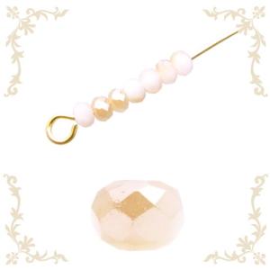 ガラスビーズ ボタンカット （約2×3mm）・約95個入　（ ライトベージュ）