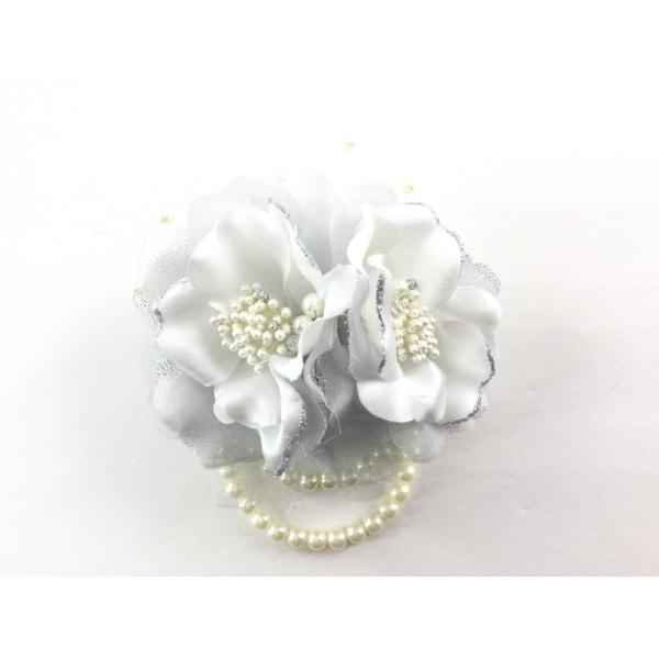 取り外し可能パール調チャーム付 2WAY コサージュ グレー