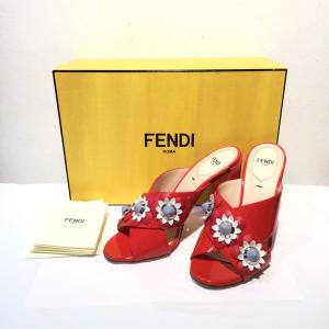 FENDI フェンディ サンダル ミュール エナメル チャンキーヒール フラワーモチーフ 花 スタッ...