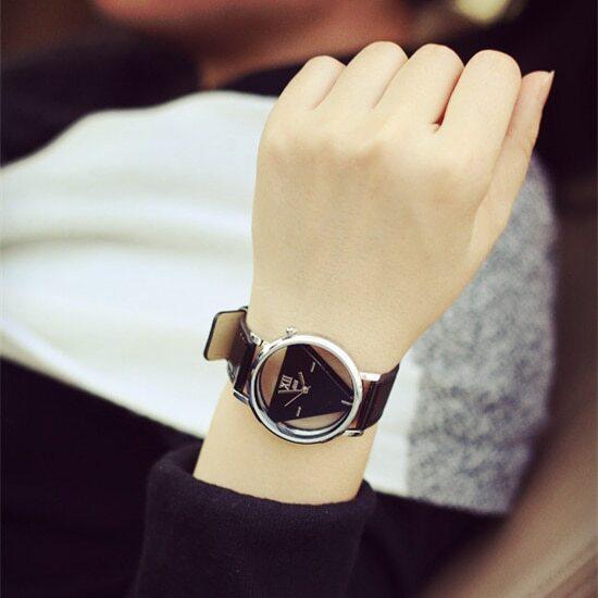スケルトン腕時計トライアングル腕時計 レディースウォッチ 革ストラップ腕時計クォーツドレス時計|黒