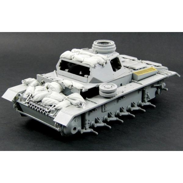 パンツァーアート RE35-140 1/35 III号戦車 サンドバッグアーマー(北アフリカ)