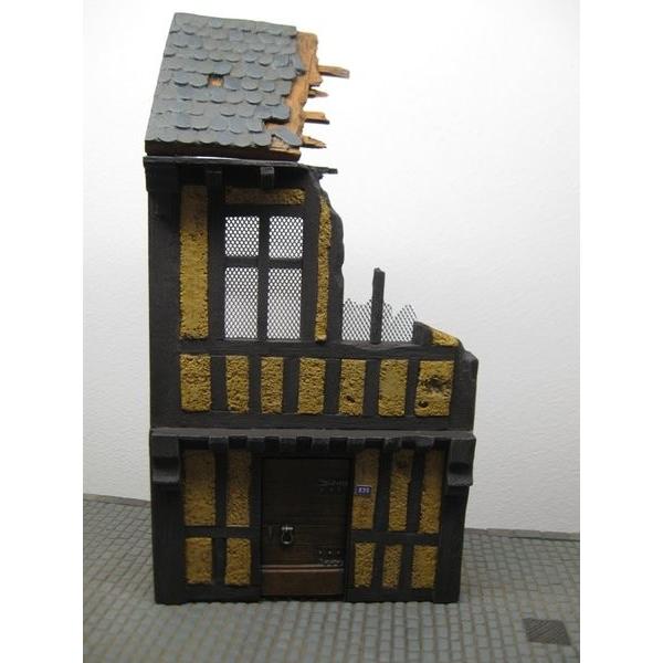 リアリティインスケール 35203 1/35 破壊された木造の家