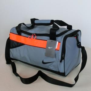 NIKE　ナイキ ミディアムボストンバッグ 8222　BA4732　080　グレー　30L ダッフル　蛍光　ショルダー　靴収納　１泊旅行　最終１個｜paostore