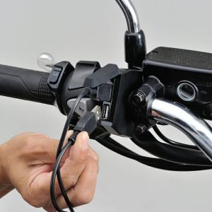 DAYTONA バイク専用電源 スレンダーUSB2ポート 98438｜partsonline