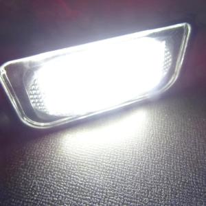 激白光 ! 交換式 ! メルセデス ベンツ LED ナンバー灯 ライセンス ランプ R230 SL350 SL500 SL550 SL600 SL55 SL63 SL65 SLクラス