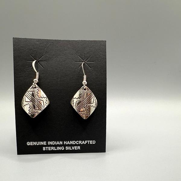 ネイティブデザインピアス　インディアンジュエリー/ネイティブアメリカン/ナバホ族/シルバーピアス