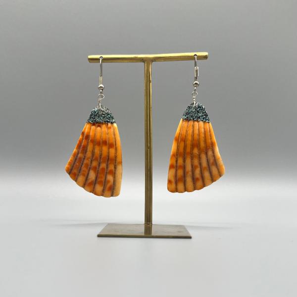 ナチュラルスパイニーオイスターシェルピアス　インディアンジュエリー/ネイティブアメリカン/ズニ族/シ...