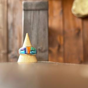 ハンドメイドのターコイズリング　インディアンジュエリー風　bisbee ハンドメイドのターコイズリング インディアンジュエリー風 bisbee