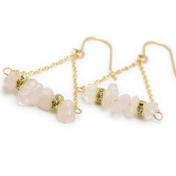 【winQ】ローズクォーツ さざれ天然石ピアス（ペア・14KGF）