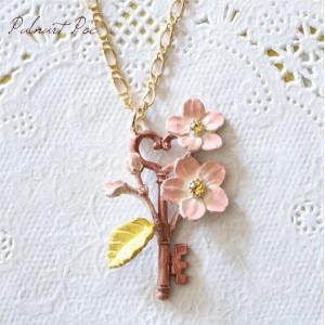 春の鍵 ネックレス ペンダント アクセサリー パルナートポック ブラフシューペリア 桜 さくら サクラ｜patapataminzoku