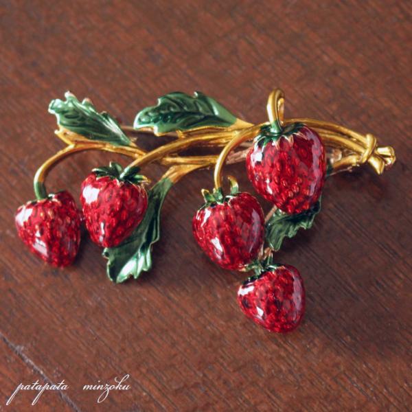 いちご ブローチ ストロベリー ピンバッジ 苺 イチゴ ディスプレイ オブジェ 雑貨 小物