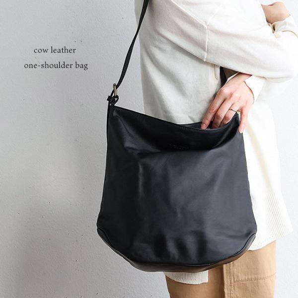 ショルダーバッグ ワンショルダー 肩掛け 手持ち トート レディース カウレザー 牛革 無地 ブラッ...