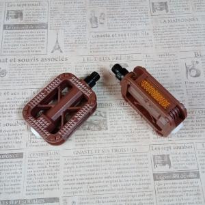 CHIARO 1ペア(左右) 軽快車用プラスチックペダル ブラウン