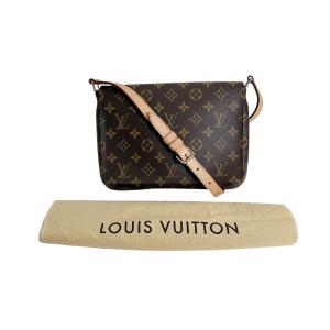 LOUIS VUITTON（ルイ・ヴィトン） ソミュール35 ショルダーバッグ