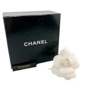 CHANEL シャネル デニム カメリア 花モチーフ フラワー コサージュ