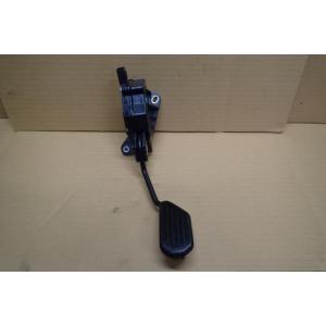 ヴィッツ KSP130 アクセルペダル  デンソー 198800-8392 　78110-52033