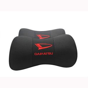 送料無料 新品 ダイハツ風 DAIHATSUロゴ同様 ネックパッド お得なセット 車内装 カーアクセサリ