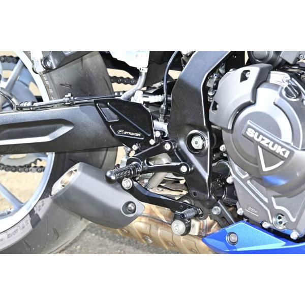 ストライカー FORTI ステップキット ブラック GSX-8S/8R