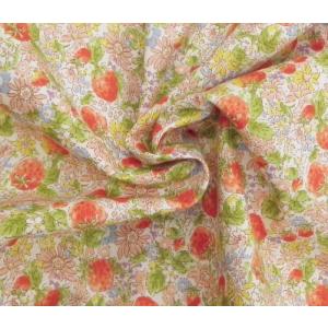 リバティ風イチゴ柄 生地 綿ブロード イチゴと...の詳細画像1
