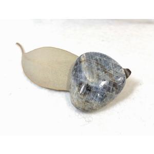 【天然石】強い浄化の力を持つ！！ゼオライト（スコレサイト）　タンブル　80g 天然石】強い浄化の力を持つ！！ゼオライト（スコレサイト） タンブル