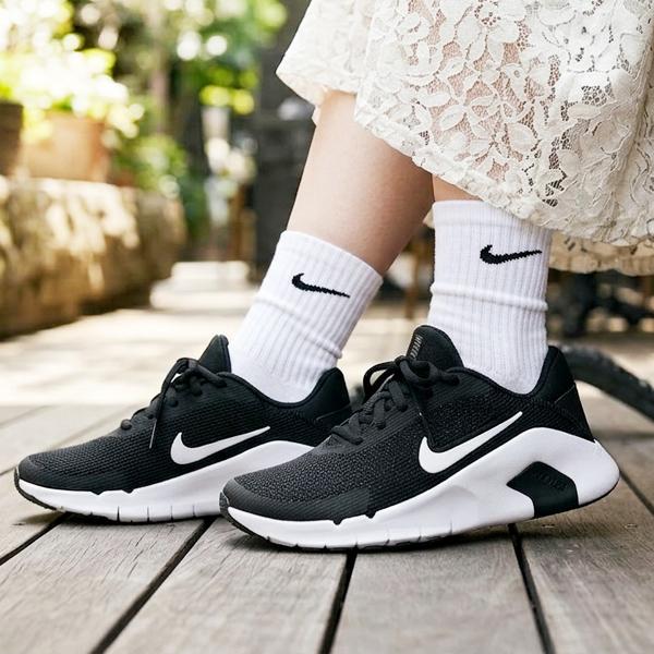 かかとが踏める！ナイキ スニーカー レディース NIKE フレックス トレイン イージーオン 靴 ス...