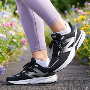 選べる4カラー ニューバランス スニーカー New Balance レディース DynaSoft Flash v7 ダイナソフト 軽量 ランニングシューズ 靴