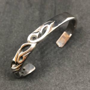 スワロフスキー　バングル　SWAROVSKI Twisty バングル, ミックスカット, ブルー, ロジウム・プレー