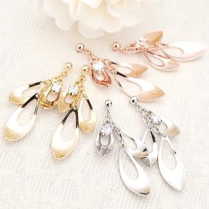 キュービックジルコニアとスパイシーな地金が揺れるピアス チタンポスト 国産 日本製 シルバーとゴールド ピンクゴールド  金属アレルギー対応 プレゼント 春夏