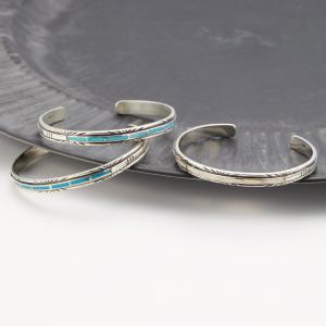 ターコイズ　シルバー純銀　ブレスレット 海の青、空の青。純銀ターコイズバングル シルバーアクセサリー