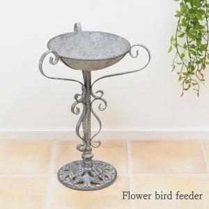 VINTAGE ≫ヴィンテージ*古いラタンのペニー・ファージング型フラワー