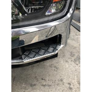 ウロコ縞板フロントバンパーステップガーニッシュ 