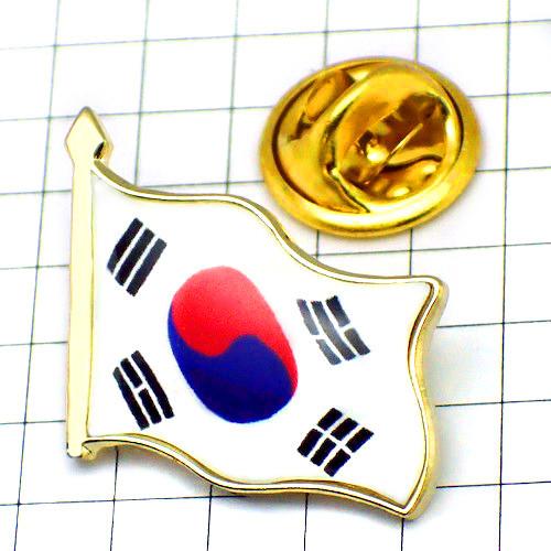 ピンバッジ◆はためく 韓国 国旗 バタフライ型キャッチ付き 大韓民国 太極旗 KOREA FLAG ...