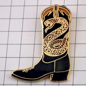 ピンバッジ・コカコーラのペットボトルと瓶◇フランス限定ピンズ◇レア