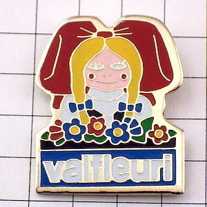 ピンバッジ・花畑アルザス民族衣装女の子 VALF...の商品画像