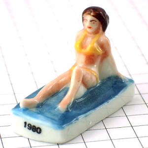 フェーブ・ビキニ一昔前の水着の女の子1980年 SWIMSUIT◆フランス限定フェーヴ◆ガレットデロワFEVEフェブ小さな置き物