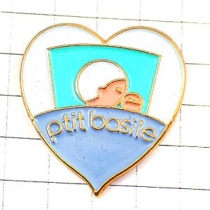 ピンバッジ・赤ちゃん青い布団ねんね白いハート◆フ...の商品画像
