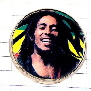 ピンバッジ・ボブマーレー歌手ジャマイカ音楽レゲエ緑黄赤ラスタカラーの丸  BOB-MARLEY RE...