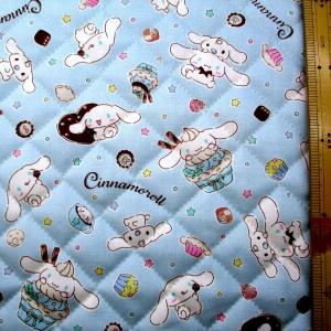 生地 50cm単位 キルティング 花柄パッチワーク風 562-243-2 実店舗