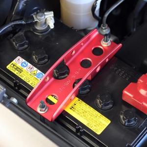 ＡＰＩＯ　ジムニー用　アルミバッテリー固定ステー