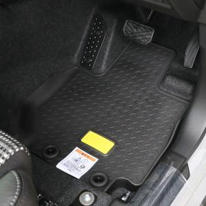 ジムニー フロアマット（ジュータン）ロバスト スズキ純正部品
