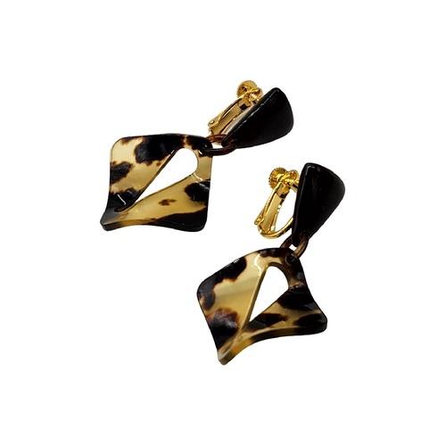 本べっ甲 イヤリング ひし形 透かし ヒネリ ぶら下げ シャープ 温かみ 天然素材（E-126）