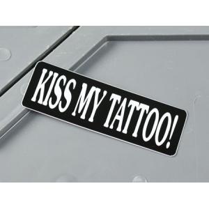 ステッカー ヘルメット 車 アメリカン おしゃれ バイク かっこいい KISS MY TATTOO！ オレのタトゥーにキスしやがれ！｜planfirst