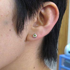 プラチナ メンズピアス フラワー 花 一粒 ペリドット メンズピアス 母の日 ポイント消化 Apaproduction Fr