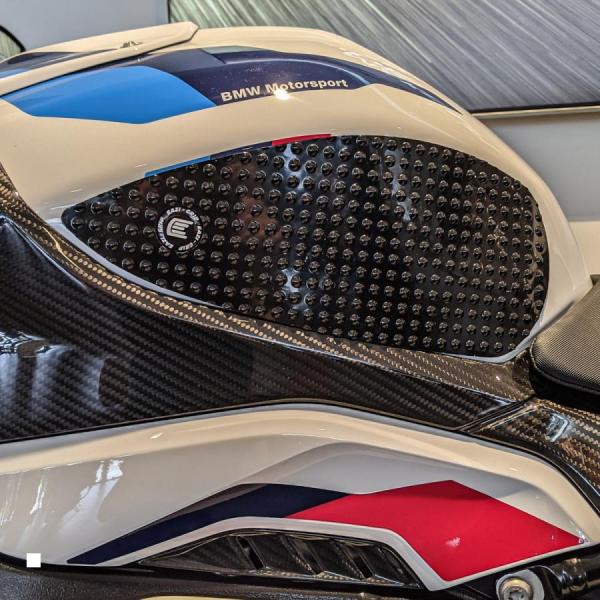 R&amp;G (アールアンドジー ) Eazi-Grip Tank Grips:EVO:ブラック COLO...