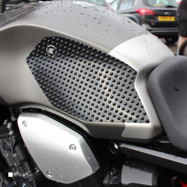 R&amp;G (アールアンドジー ) Eazi-Grip Tank Grips:EVO:ブラック COLO...