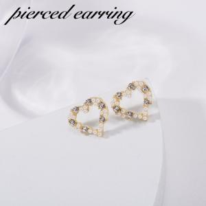 ピアス スタッドピアス レディース 女性 アクセサリー 小ぶり 小さめ パール調 フェイクパール ラインストーン キラキラ ハート ゴールドカラー お