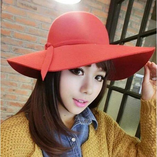 フェルトつば広ハット シンプル 細リボン付き クラシカルかつエレガント 女優帽