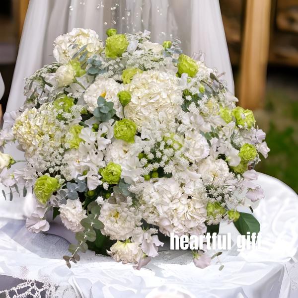 お悔み お供え 生花 アレンジメント あじさい 白系 22000円 おしゃれ 現代風 仏花 枕花 命...